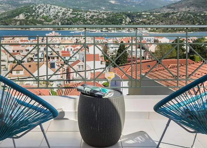 Grand View Maisonette Апартаменты *